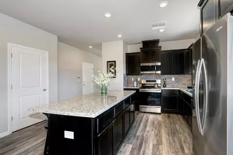 Kitchen - 1165 Nicklaus Rd, Galt, CA 95632 photo 2 of 8