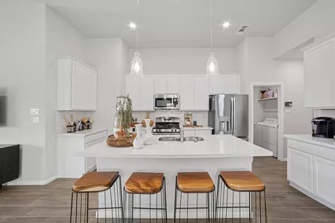 Kitchen - 1000 Stonehaven Ln, Crowley, TX 76036 photo 1 of 1