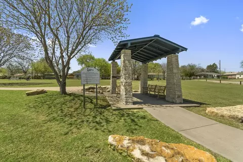 View/Area - 1000 Stonehaven Ln, Crowley, TX 76036 photo 12 of 16