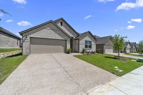 Exterior - 1000 Stonehaven Ln, Crowley, TX 76036 photo 3 of 10