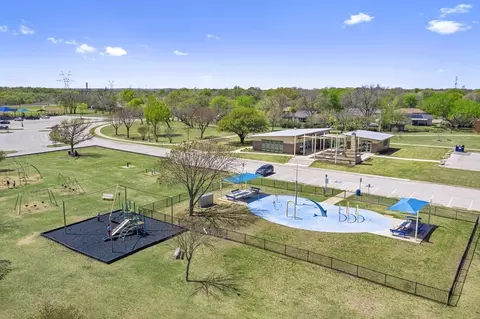 View/Area - 1000 Stonehaven Ln, Crowley, TX 76036 photo 11 of 16