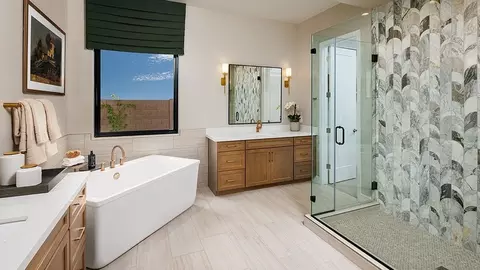 Bath - 1712 E Verdin Way, Phoenix, AZ 85085 photo 1 of 3