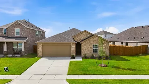 132 Patrick Henry Dr, Venus, TX 76084