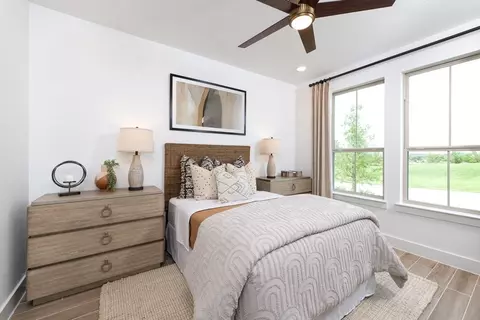 Bedroom - 2410 Cascade Ct, Midlothian, TX 76065 photo 2 of 2