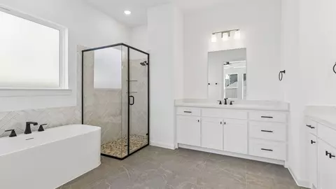 Bath - 2404 Aurora Ave, Celina, TX 75009 photo 1 of 12