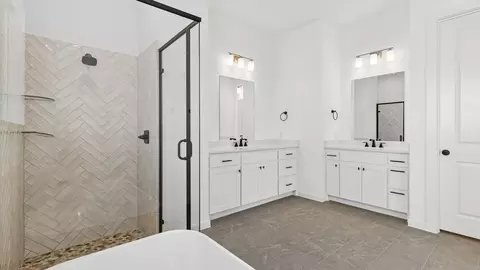 Bath - 2404 Aurora Ave, Celina, TX 75009 photo 2 of 12