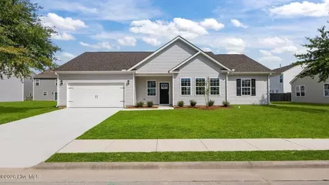 245 Lake Tyler Dr, New Bern, NC 28560