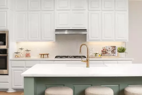 Kitchen - 119 Cabin St, Laredo, TX 78046 photo 3 of 7