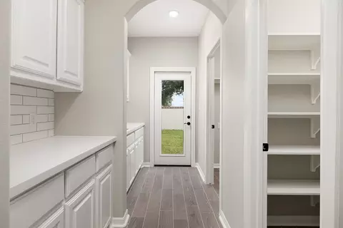 Entry Way - 119 Cabin St, Laredo, TX 78046 photo 2 of 3