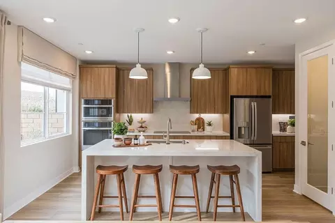 721 Miravar Pl, Vista, CA 92081