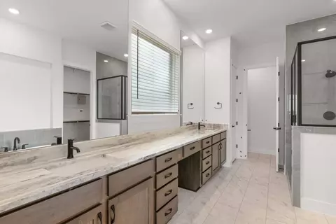 Bath - 1673 Willow Bean Dr, Georgetown, TX 78633 photo 1 of 3