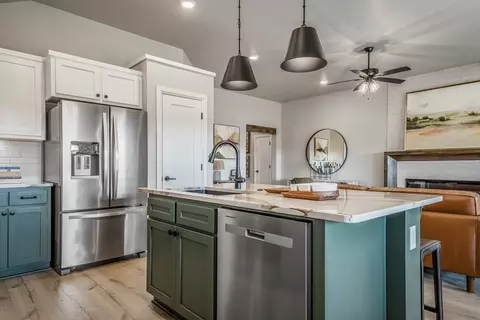 Kitchen - 16140 Tall Grass Dr, Moore, OK 73170 photo 3 of 5