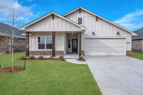 Exterior - 16140 Tall Grass Dr, Moore, OK 73170 photo 9 of 22