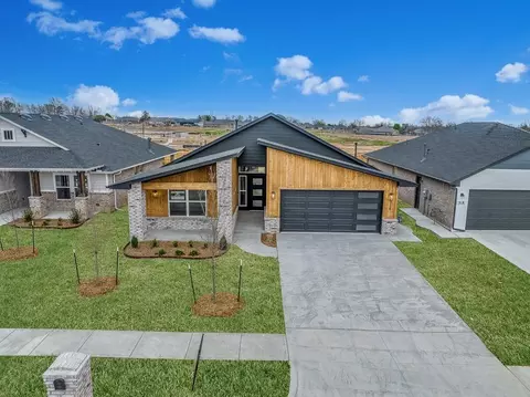 Exterior - 16140 Tall Grass Dr, Moore, OK 73170 photo 19 of 22