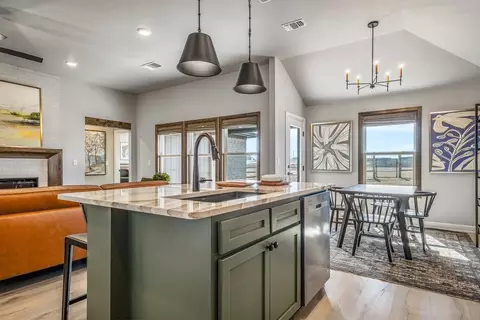 Kitchen - 16140 Tall Grass Dr, Moore, OK 73170 photo 4 of 5