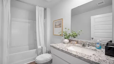 Bath - 102 Sabel Ct, Guyton, GA 31312 photo 1 of 4