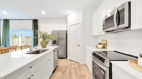 Kitchen - 8809 Ballingarry Ave, Bakersfield, CA 93311 photo 2 of 6