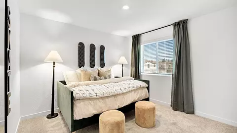Bedroom - 8809 Ballingarry Ave, Bakersfield, CA 93311 photo 3 of 7