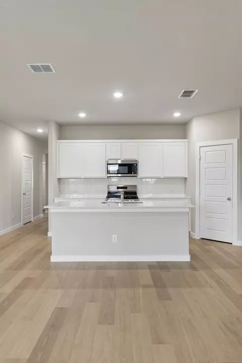 Kitchen - 6604 Denim Dr, Crowley, TX 76036 photo 4 of 9