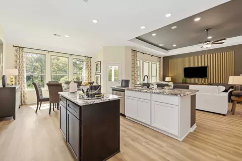 Kitchen - 13621 Armstrong St, Conroe, TX 77303 photo 11 of 14