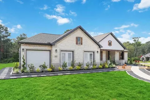 Exterior - 13621 Armstrong St, Conroe, TX 77303 photo 4 of 6