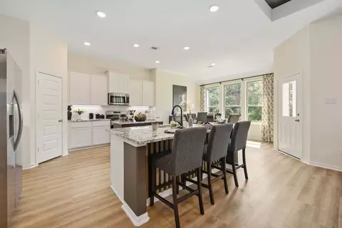 Kitchen - 13621 Armstrong St, Conroe, TX 77303 photo 9 of 14