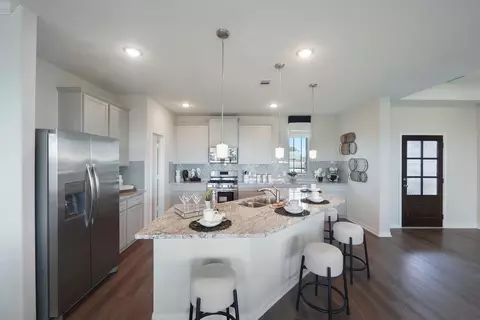 Kitchen - 13621 Armstrong St, Conroe, TX 77303 photo 8 of 14