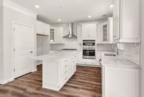 Kitchen - 215 Silk Oak Dr, Moncks Corner, SC 29461 photo 4 of 6