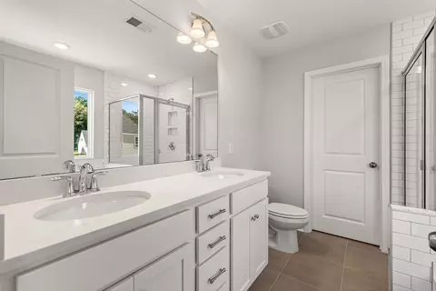 Bath - 215 Silk Oak Dr, Moncks Corner, SC 29461 photo 2 of 6