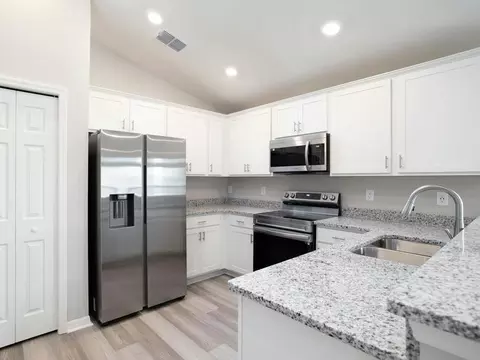 Kitchen - 612 Ituna Cir, Winter Haven, FL 33881 photo 1 of 3
