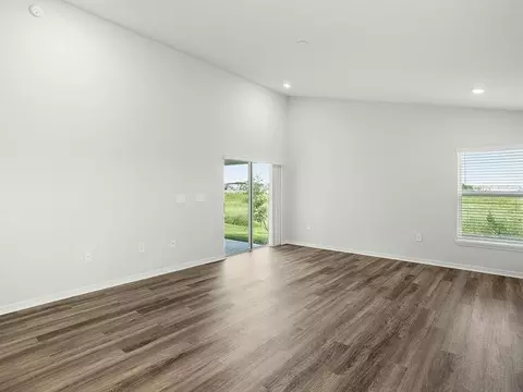 Living - 612 Ituna Cir, Winter Haven, FL 33881 photo 2 of 5