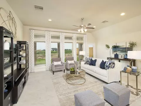 Living - 15307 Le Reve Ln, Conroe, TX 77302 photo 3 of 5