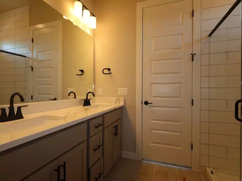 Bath - 275 Callahan Loop, Buda, TX 78610 photo 1 of 2