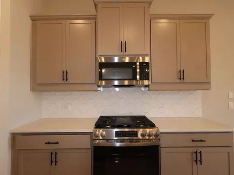 Kitchen - 275 Callahan Loop, Buda, TX 78610 photo 2 of 3