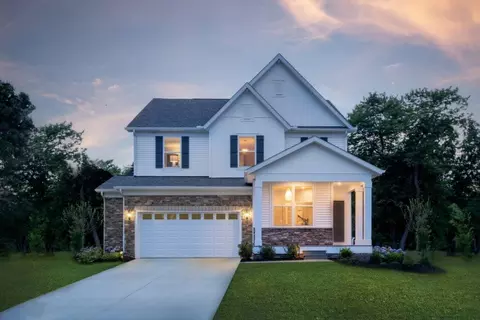 8136 Mustang Ln, Mentor, OH 44060