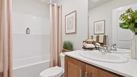 Bath - 61209 Parrell Rd, Bend, OR 97702 photo 2 of 2
