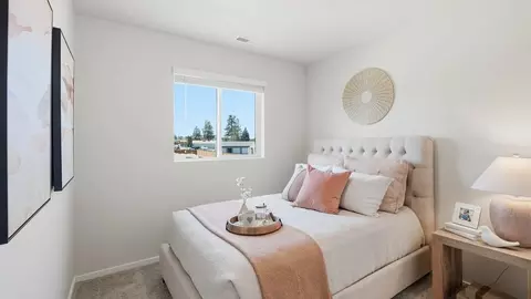 Bedroom - 61209 Parrell Rd, Bend, OR 97702 photo 4 of 6