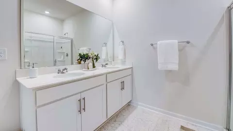 Bath - 1076 Secrest Commons Dr, Monroe, NC 28112 photo 1 of 6