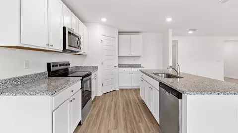 Kitchen - 22113 Aleutian Ave, Foley, AL 36535 photo 2 of 3