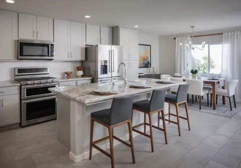 Kitchen - 701 S Plum Ct, Dinuba, CA 93618 photo 5 of 6