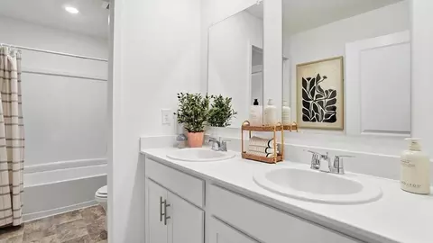 Bath - 1253 Eagleton Blvd, London, OH 43140 photo 9 of 10