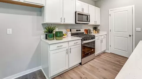 Kitchen - 1253 Eagleton Blvd, London, OH 43140 photo 3 of 9