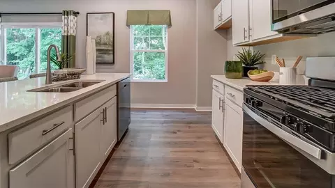 Kitchen - 1253 Eagleton Blvd, London, OH 43140 photo 4 of 9