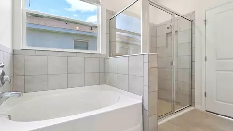 Bath - 5204 NW 41st Loop, Ocala, FL 34482 photo 1 of 4