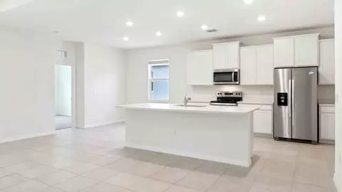 Kitchen - 5204 NW 41st Loop, Ocala, FL 34482 photo 4 of 7