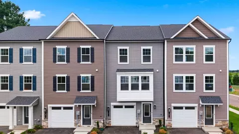 7 Juniper Ct, Gettysburg, PA 17325