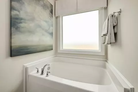 Bath - 35 Overland Pass, Arab, AL 35016 photo 5 of 16