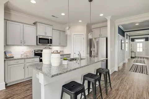 Kitchen - 35 Overland Pass, Arab, AL 35016 photo 2 of 6