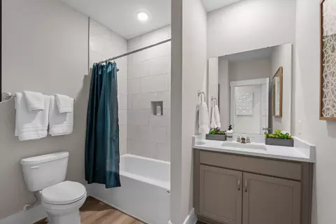 Bath - 35 Overland Pass, Arab, AL 35016 photo 12 of 16