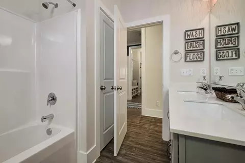 Bath - 35 Overland Pass, Arab, AL 35016 photo 8 of 16